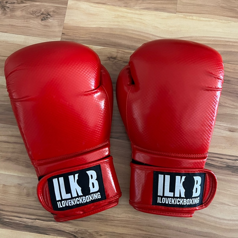 iLoveKickboxing Boxing Gloves